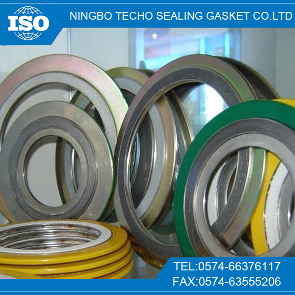 Spiral wound gasket with inner ring and outer ring CGI.jpg